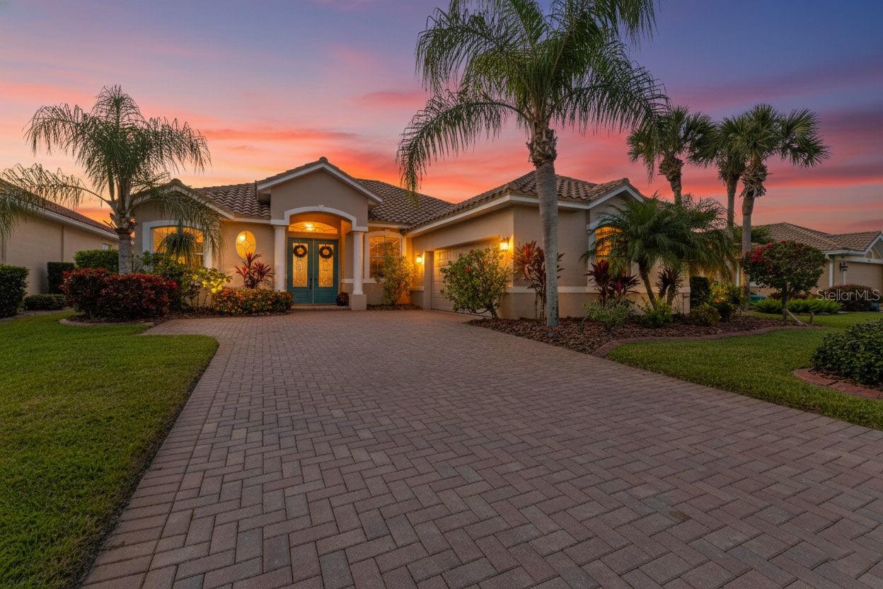 Image 30 of 38 For 1851 Coconut Palm Circle