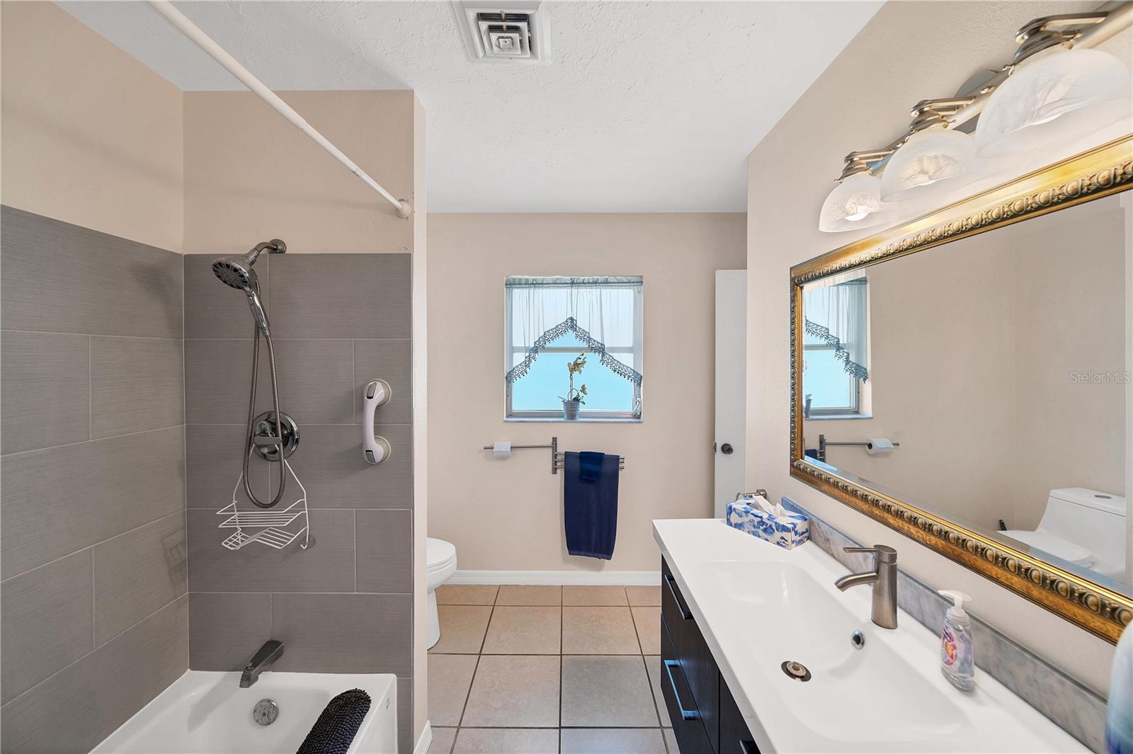 Image 15 of 21 For 881 Polaris Road