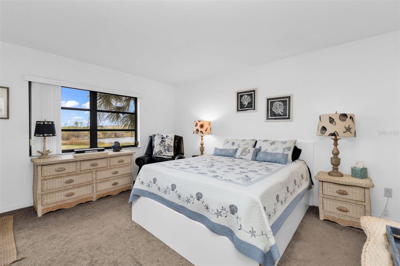 Image 16 of 31 For 175 Kings Highway 723