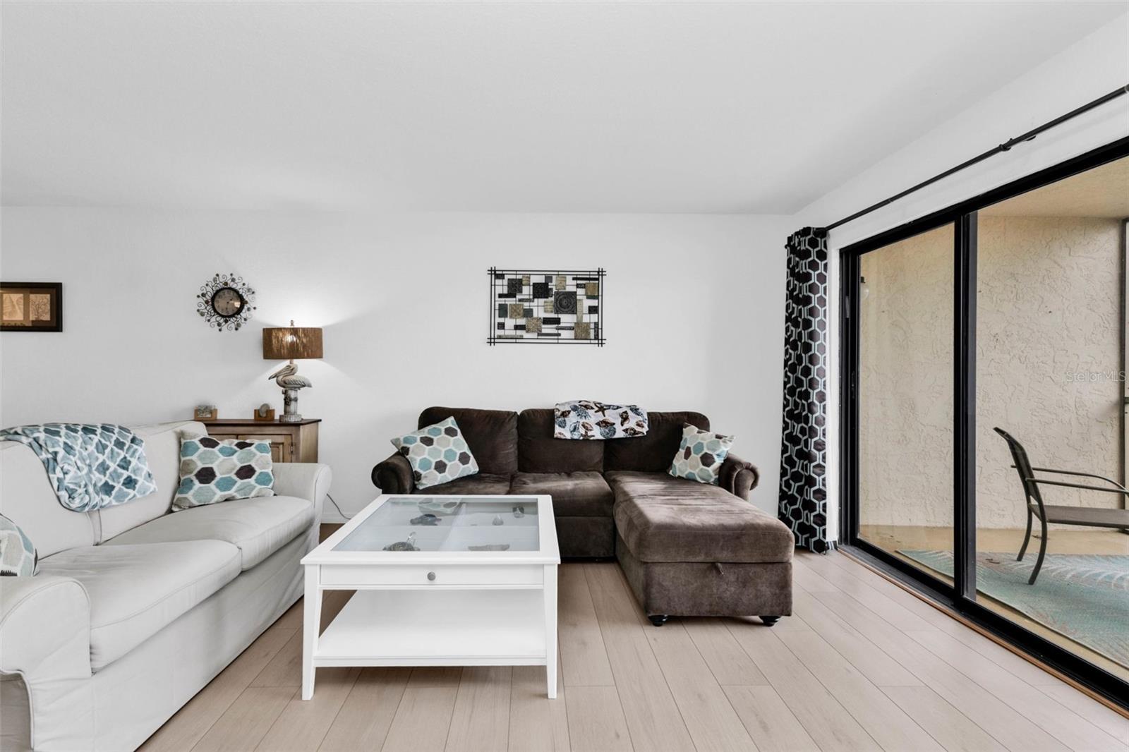 Image 5 of 31 For 175 Kings Highway 723