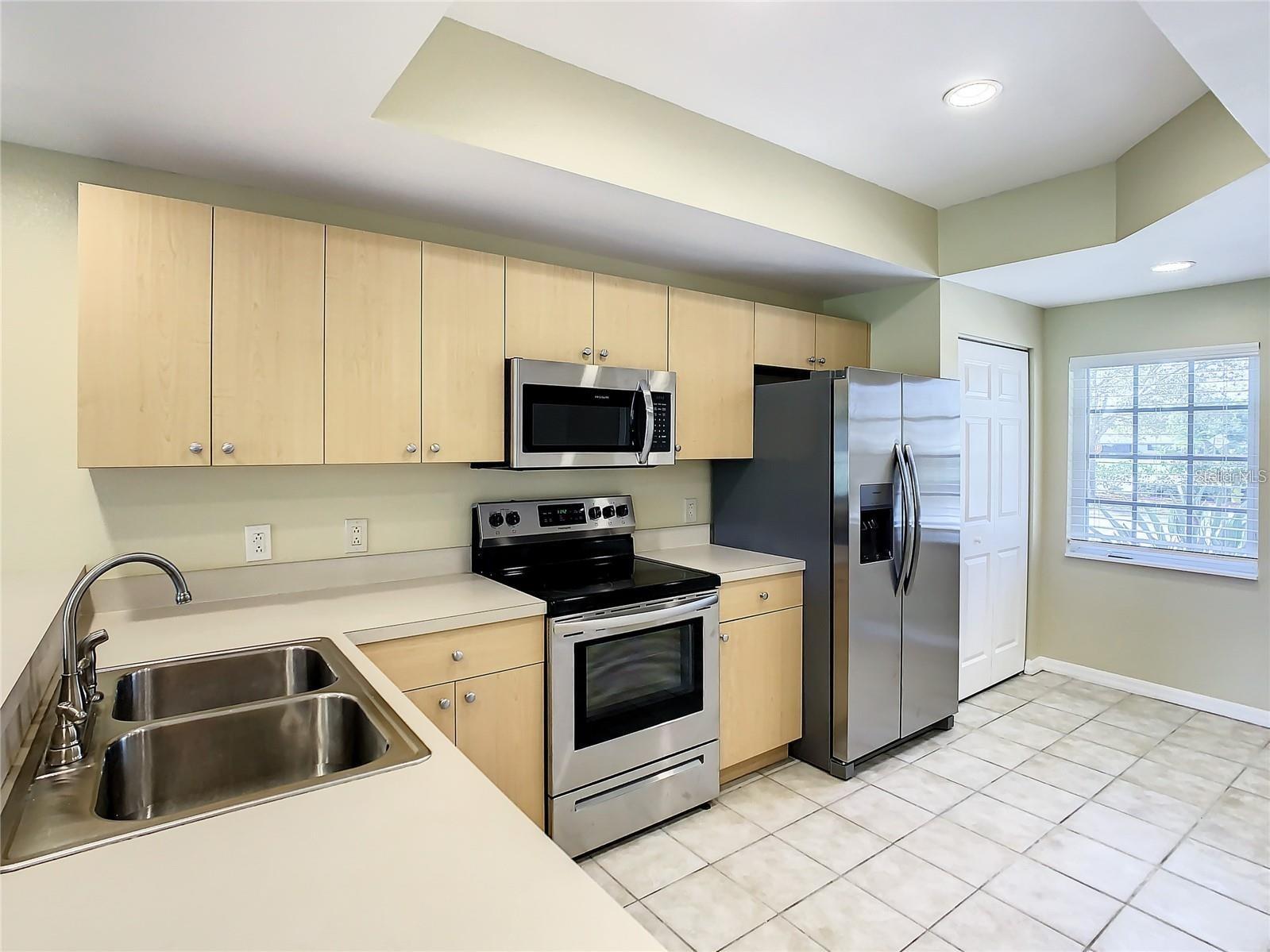 Image 5 of 45 For 1196 Rio De Janeiro Avenue 206