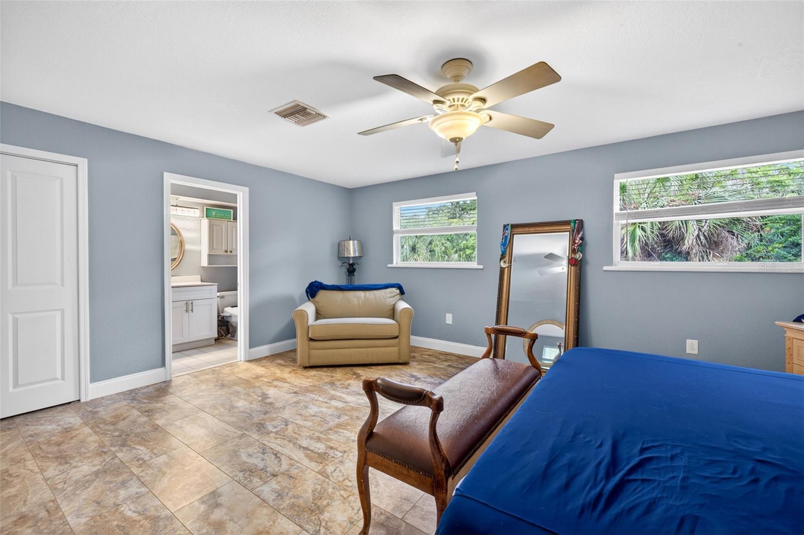 Image 13 of 30 For 119 Glenholm Avenue