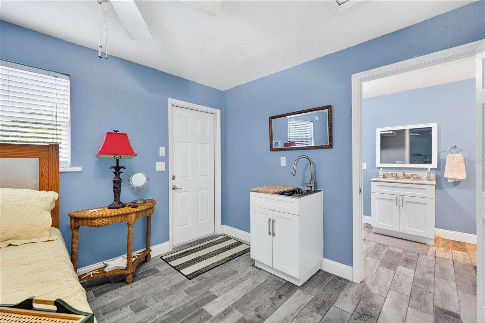 Image 21 of 30 For 119 Glenholm Avenue