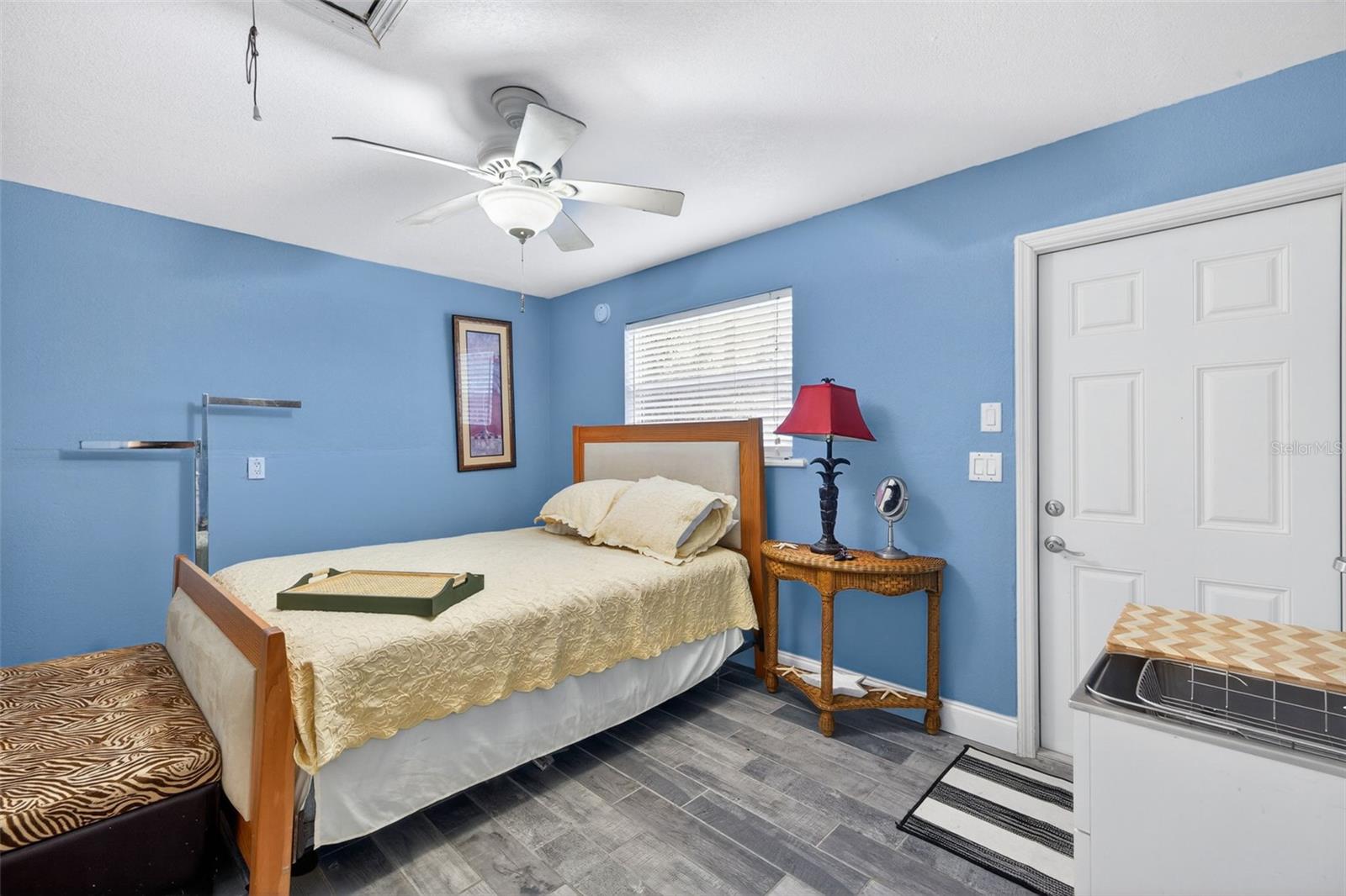 Image 22 of 30 For 119 Glenholm Avenue