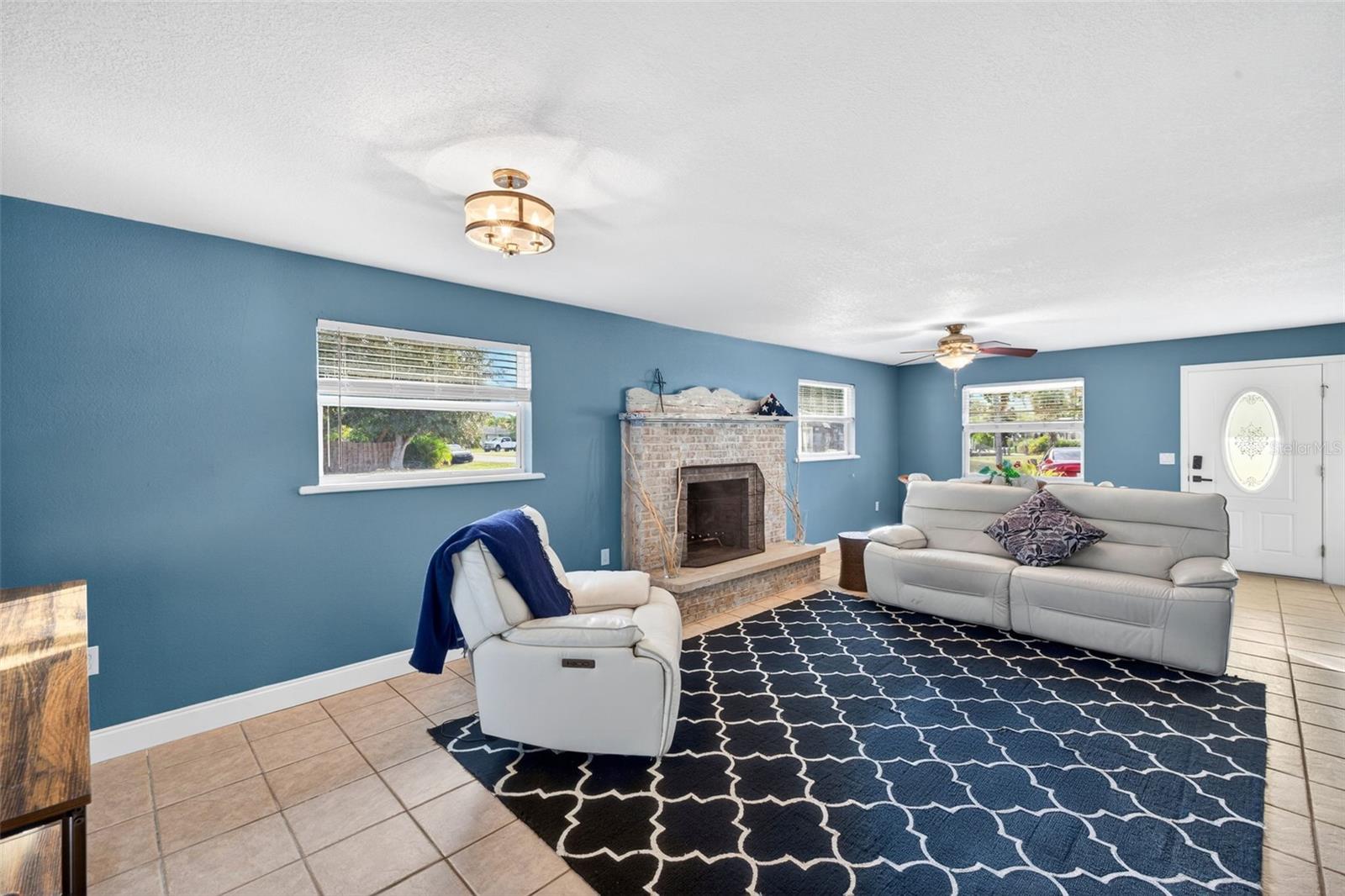 Image 5 of 30 For 119 Glenholm Avenue