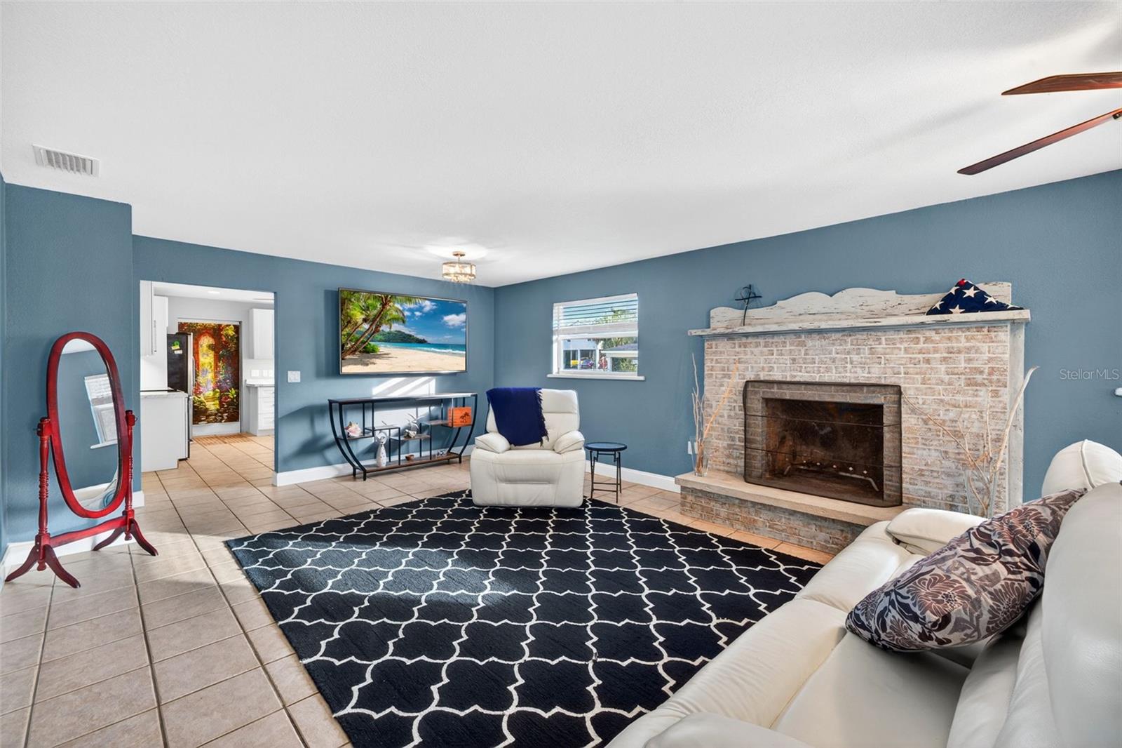 Image 6 of 30 For 119 Glenholm Avenue