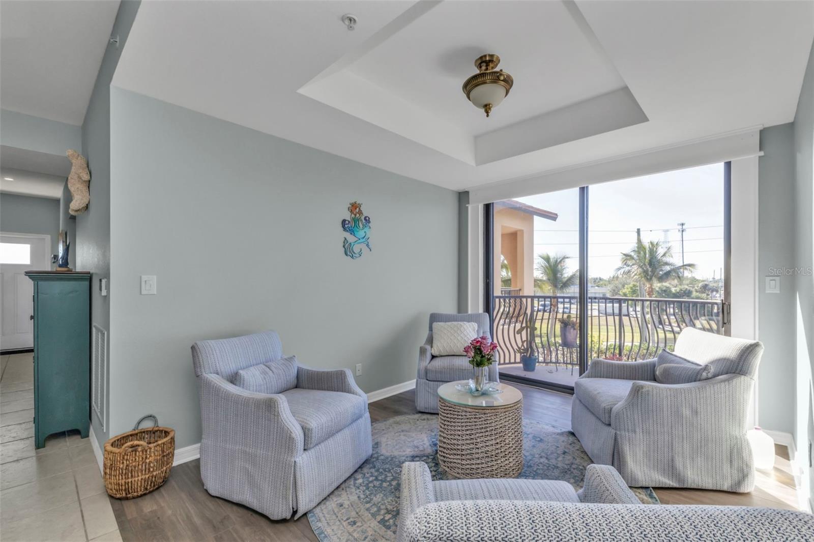 Image 20 of 49 For 900 Marion Avenue 1301