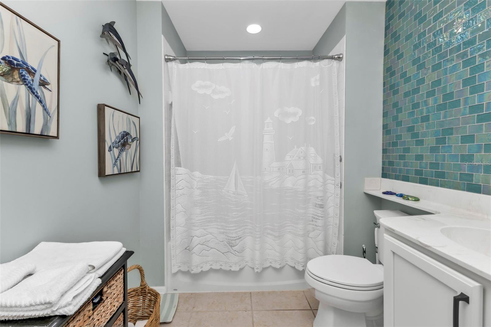 Image 30 of 49 For 900 Marion Avenue 1301