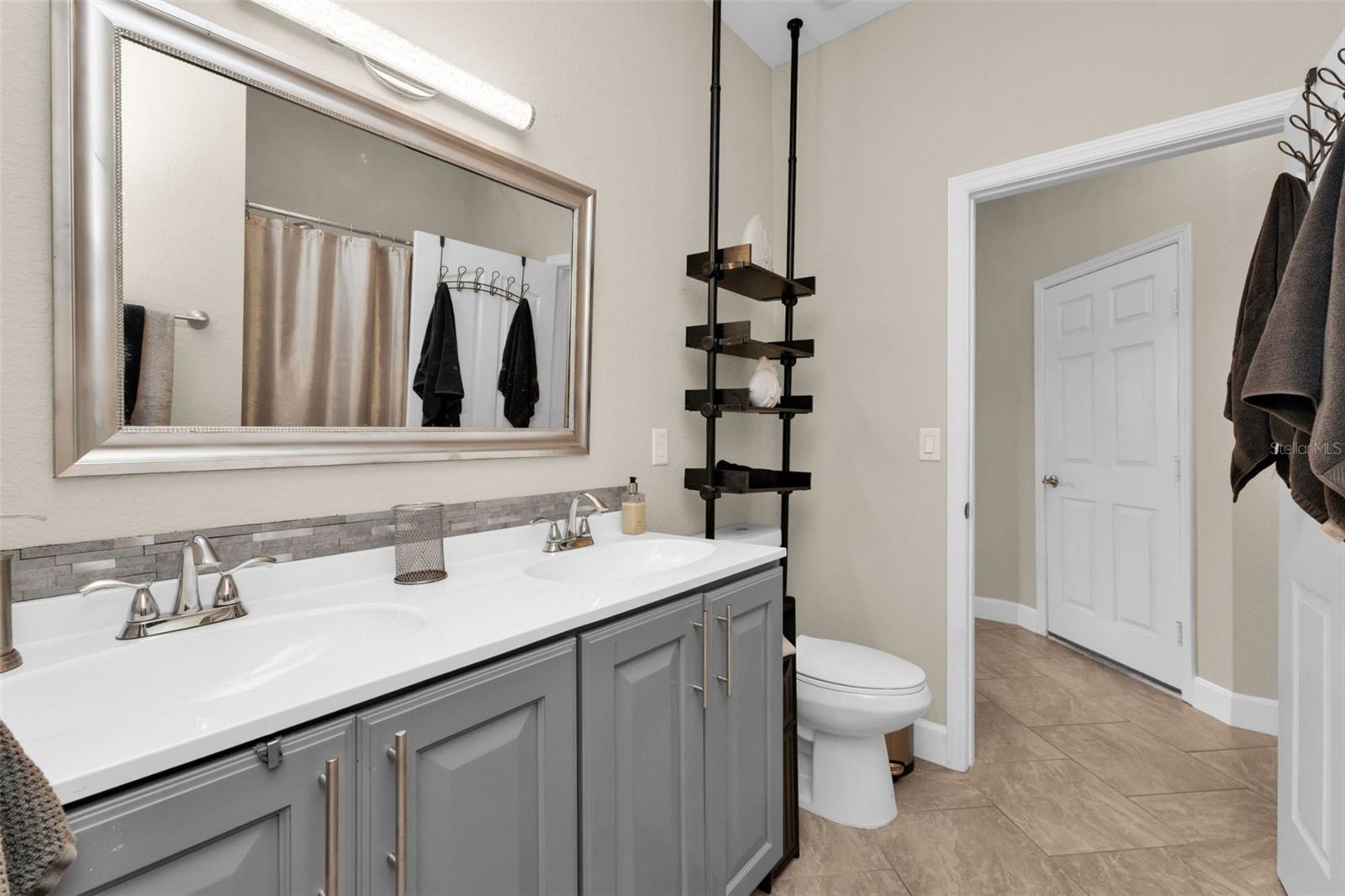 Image 29 of 43 For 25409 Durango Court