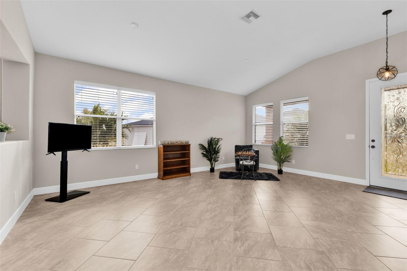 Image 5 of 43 For 25409 Durango Court