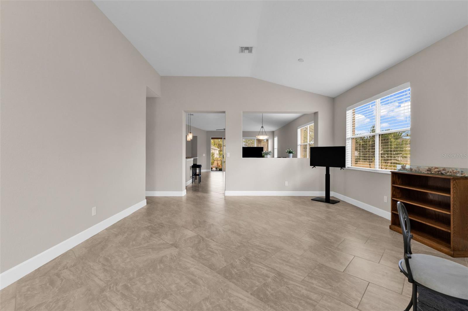 Image 7 of 43 For 25409 Durango Court