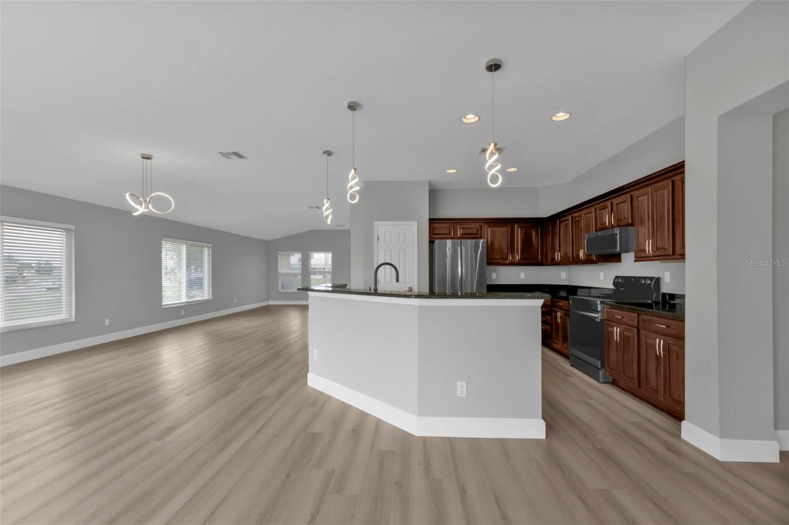 Image 14 of 65 For 17314 Cape Horn Boulevard