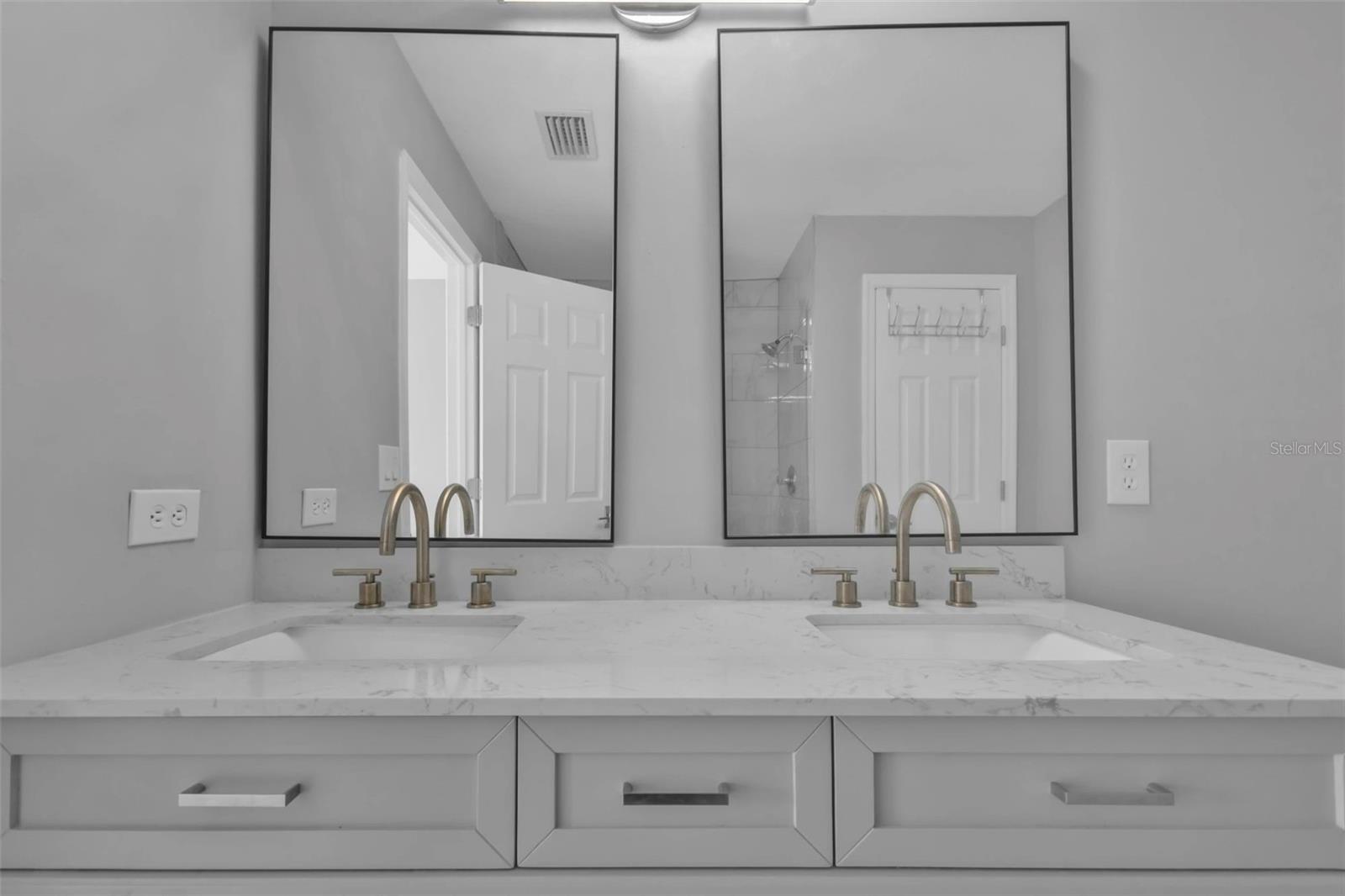 Image 33 of 65 For 17314 Cape Horn Boulevard