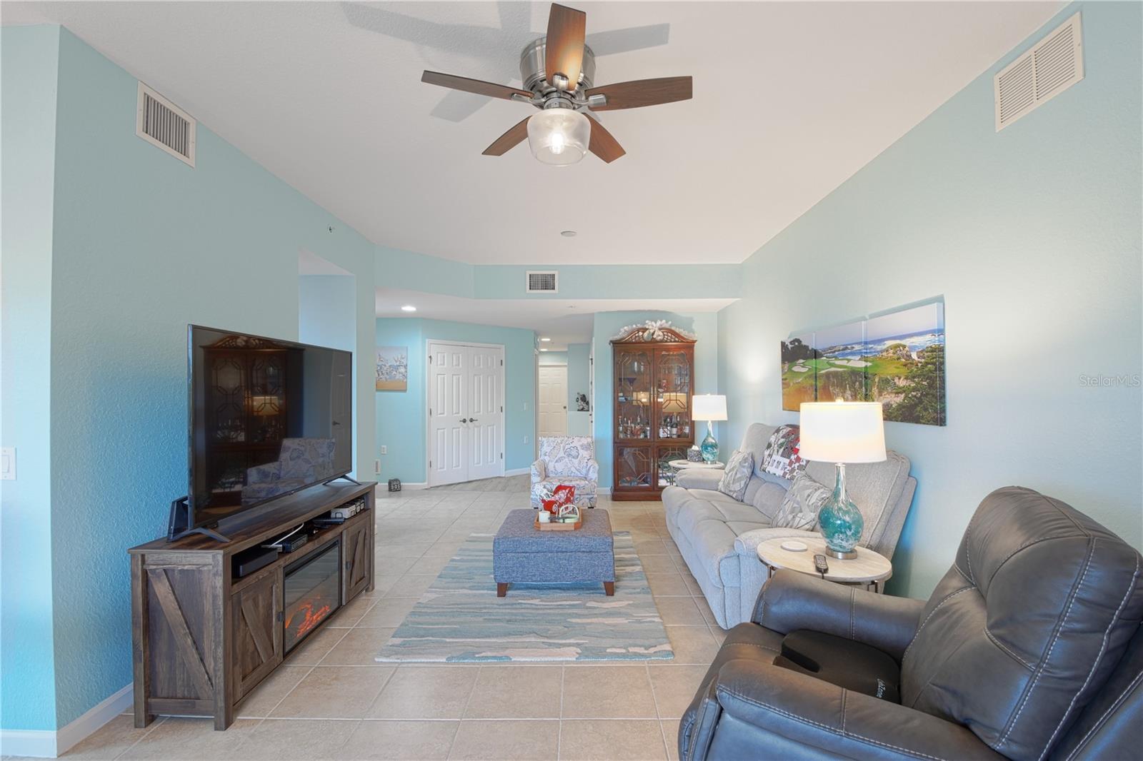 Image 13 of 38 For 4679 Club Drive 102