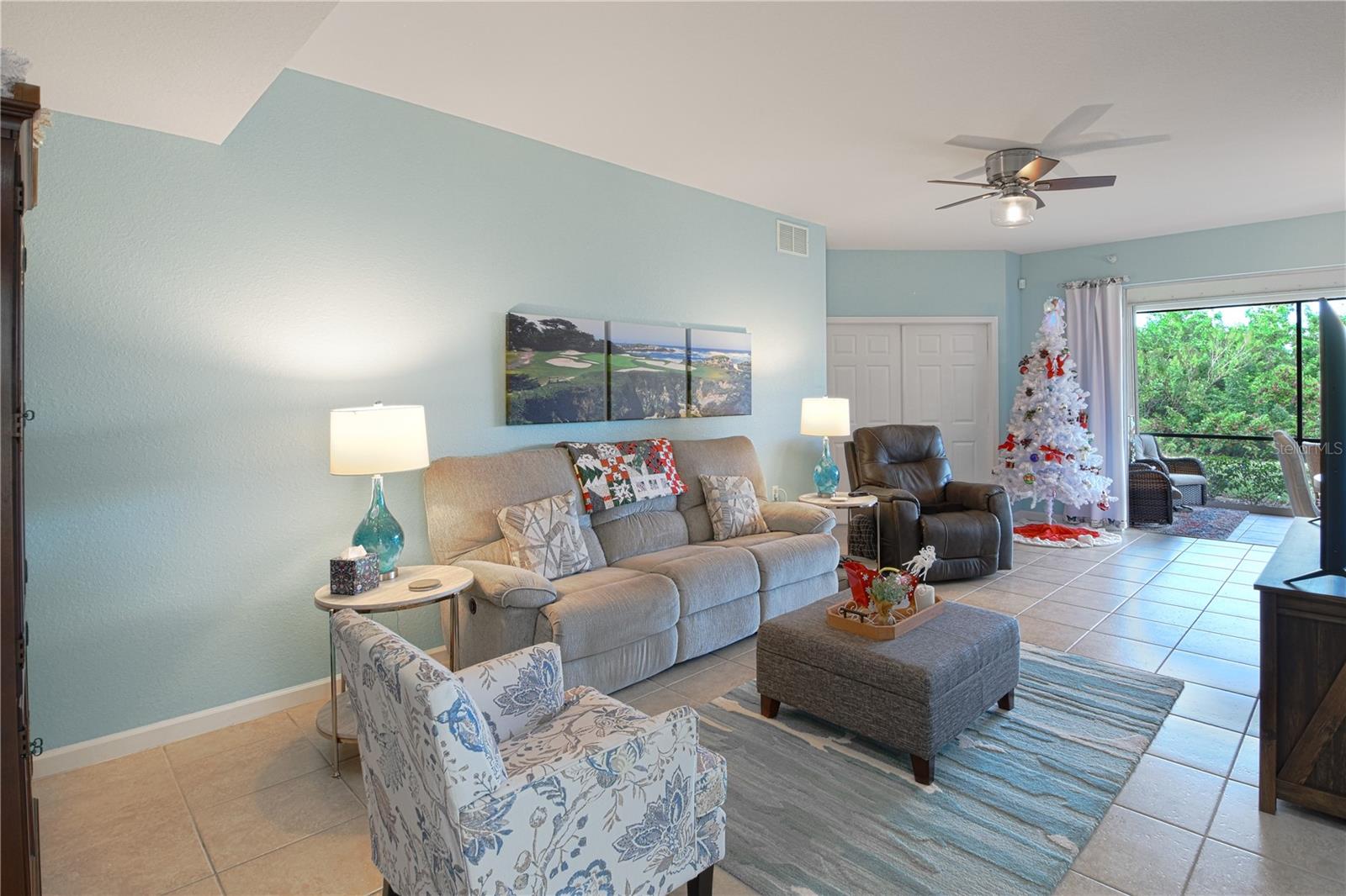 Image 14 of 38 For 4679 Club Drive 102