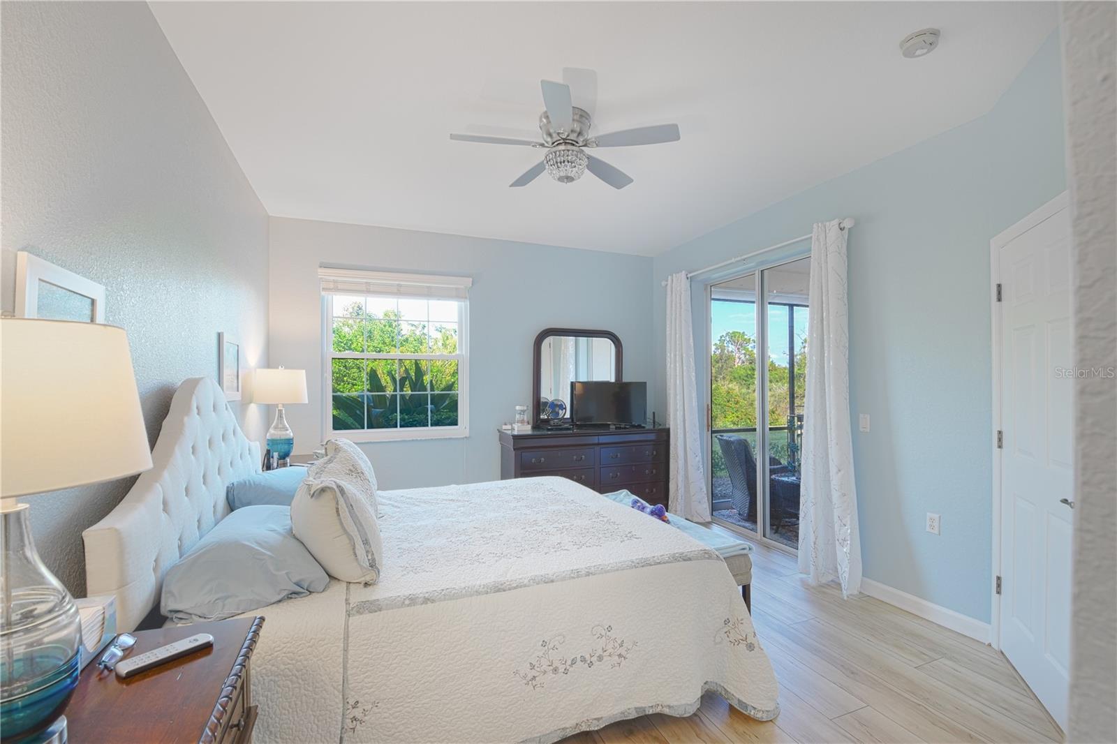 Image 5 of 38 For 4679 Club Drive 102