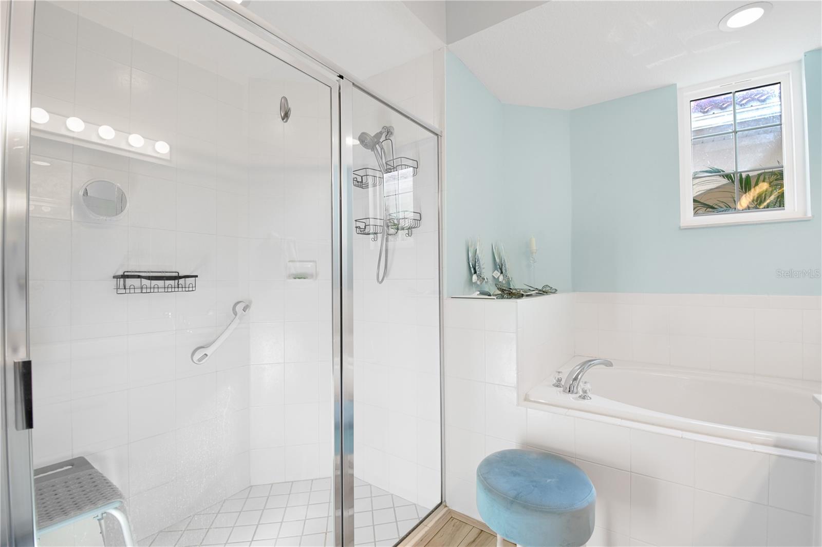 Image 9 of 38 For 4679 Club Drive 102