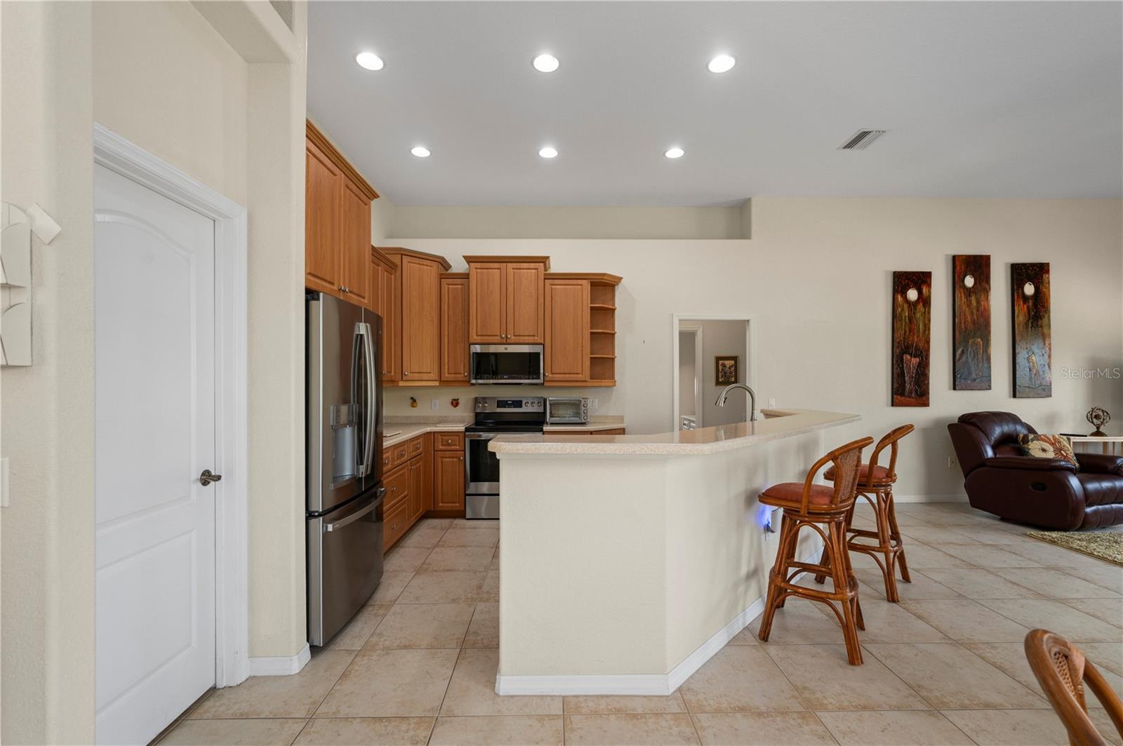 Image 15 of 59 For 411 Boundary Boulevard