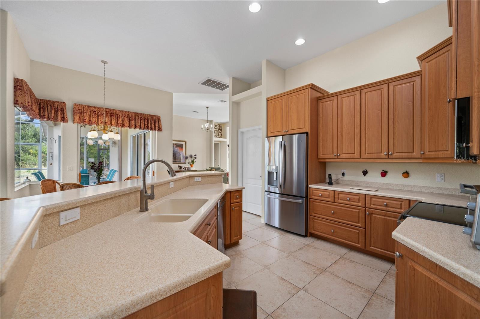 Image 18 of 59 For 411 Boundary Boulevard