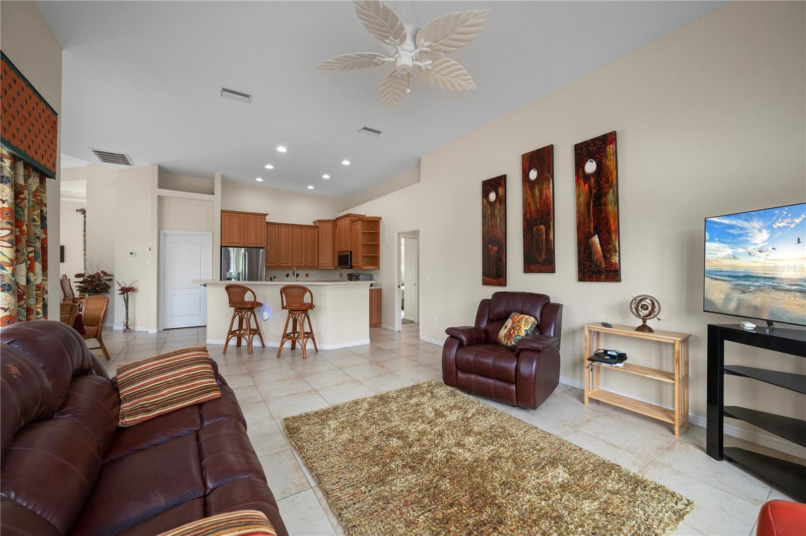 Image 22 of 59 For 411 Boundary Boulevard