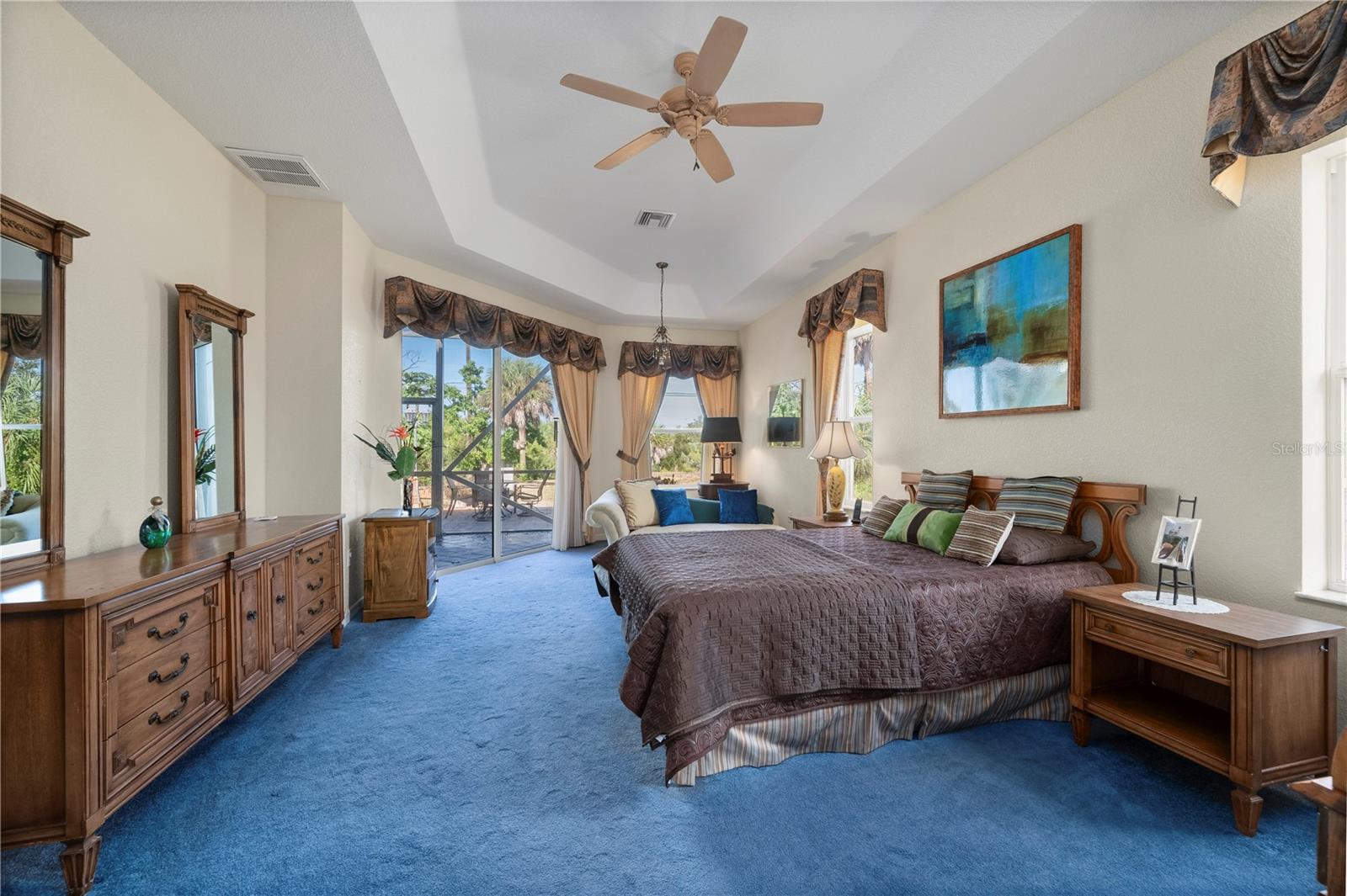 Image 24 of 59 For 411 Boundary Boulevard