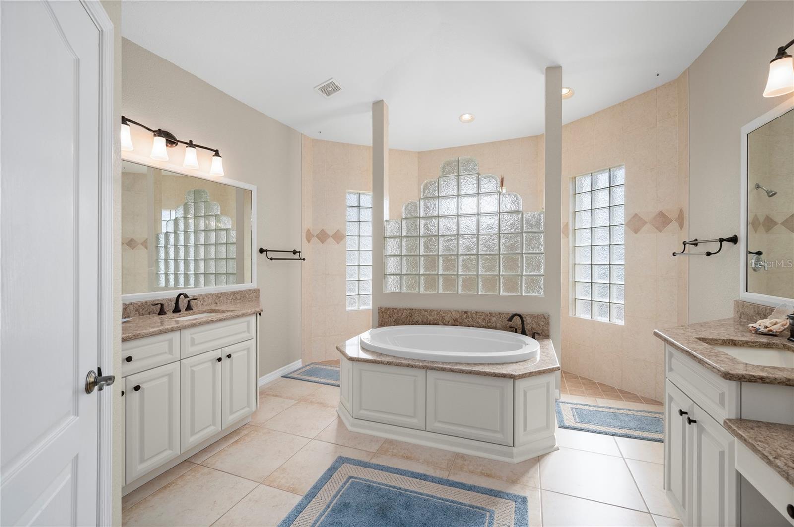 Image 28 of 59 For 411 Boundary Boulevard