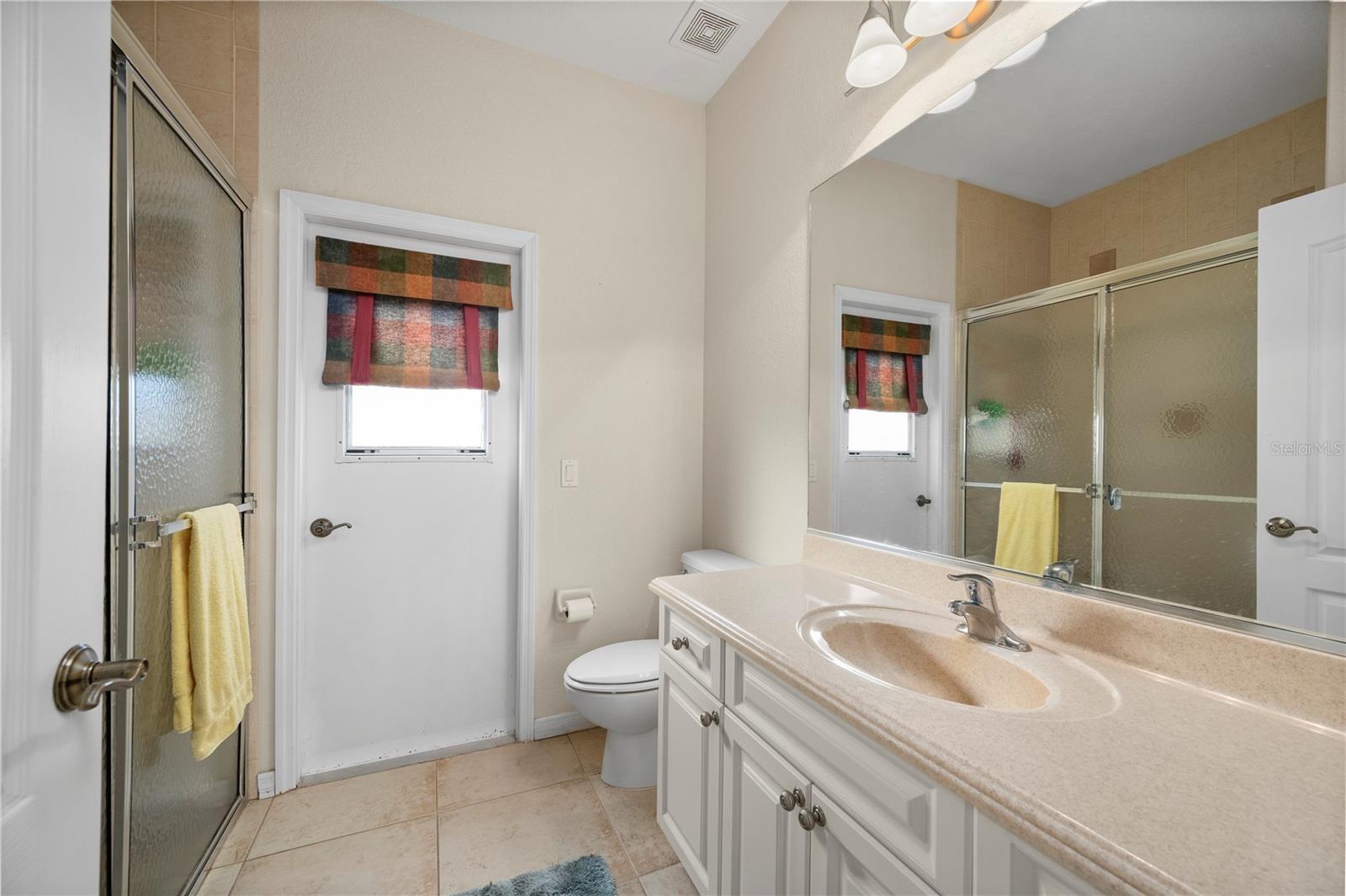 Image 34 of 59 For 411 Boundary Boulevard