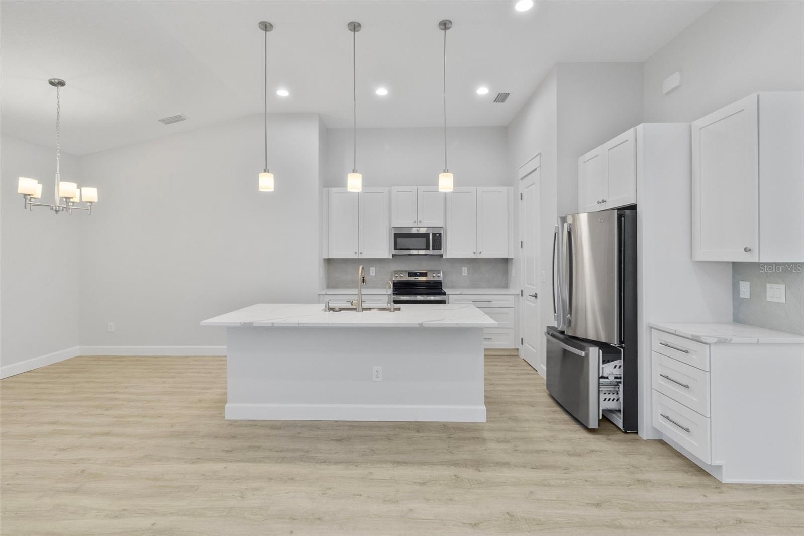 Image 14 of 49 For 2098 Manheim Avenue