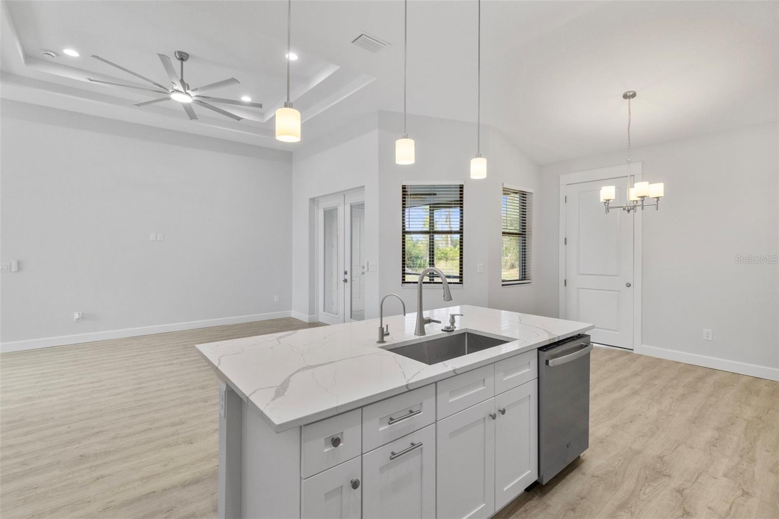 Image 15 of 49 For 2098 Manheim Avenue