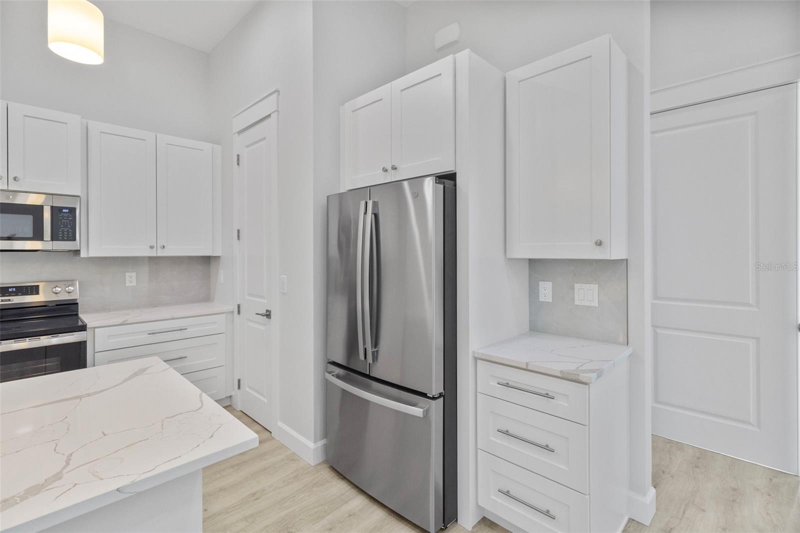 Image 17 of 49 For 2098 Manheim Avenue