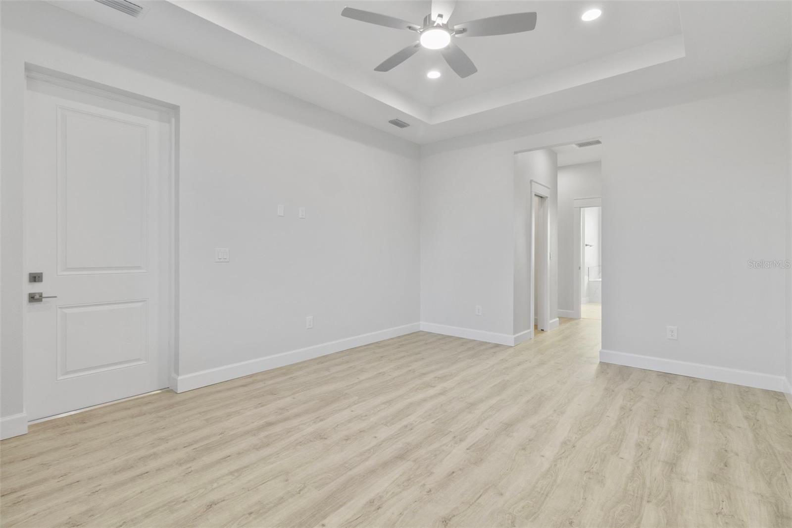 Image 20 of 49 For 2098 Manheim Avenue