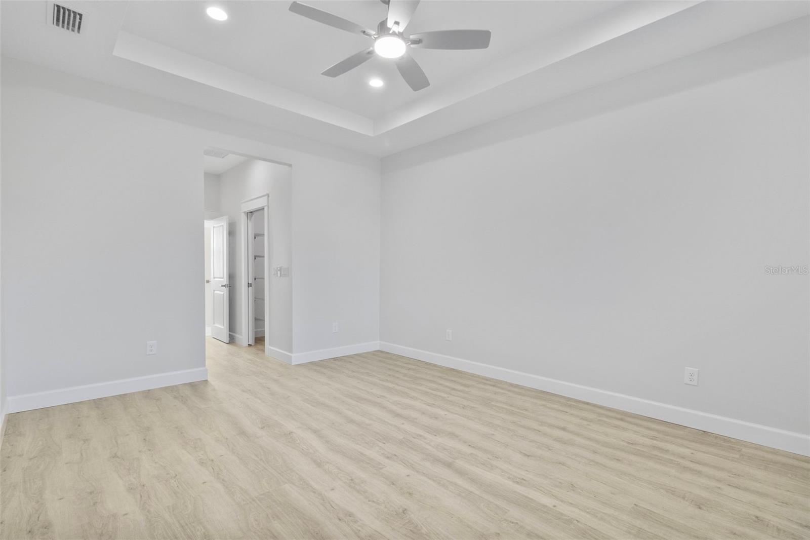 Image 21 of 49 For 2098 Manheim Avenue