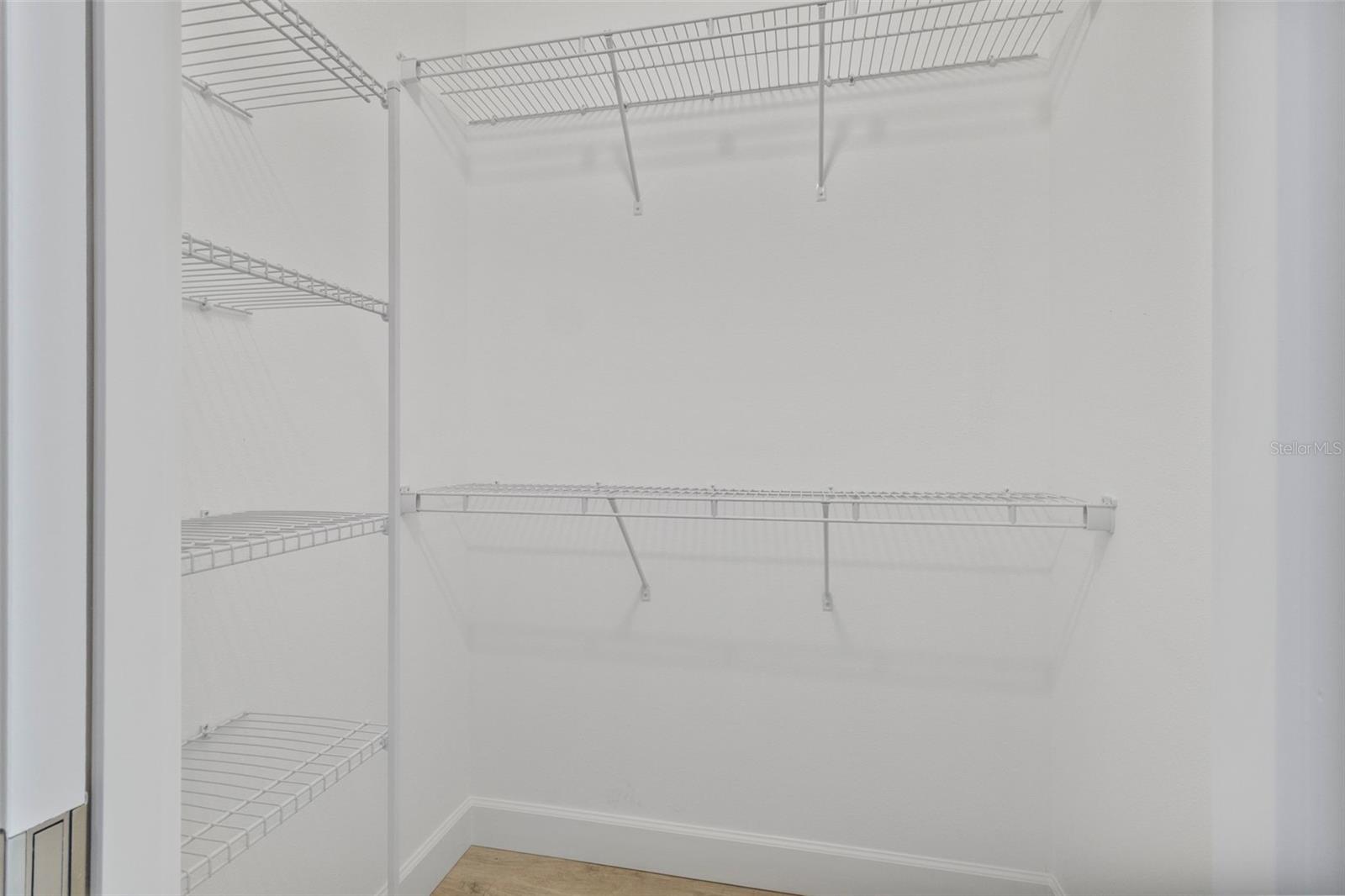 Image 24 of 49 For 2098 Manheim Avenue