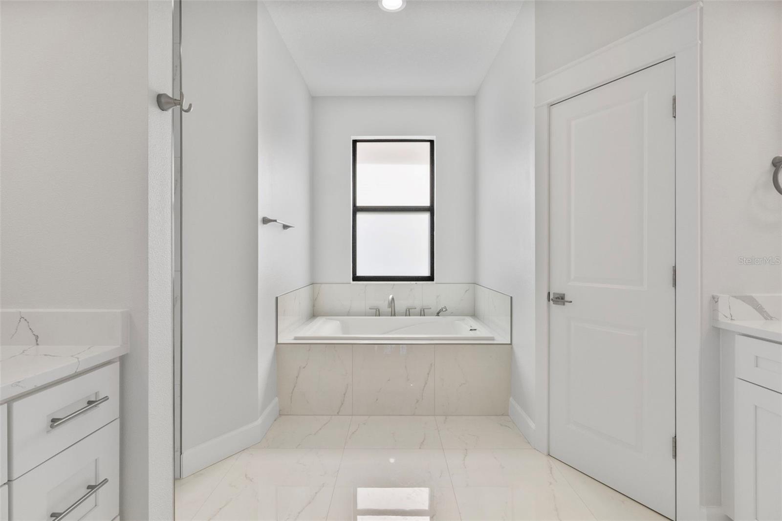 Image 25 of 49 For 2098 Manheim Avenue