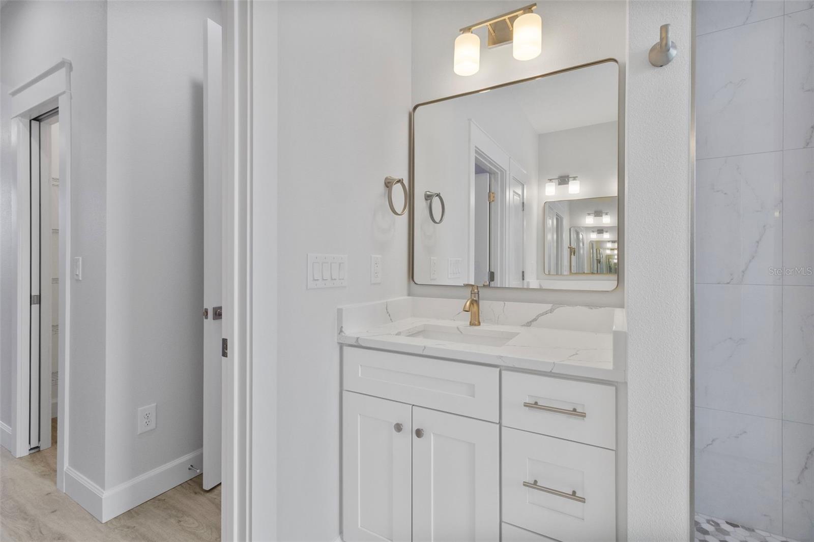 Image 28 of 49 For 2098 Manheim Avenue