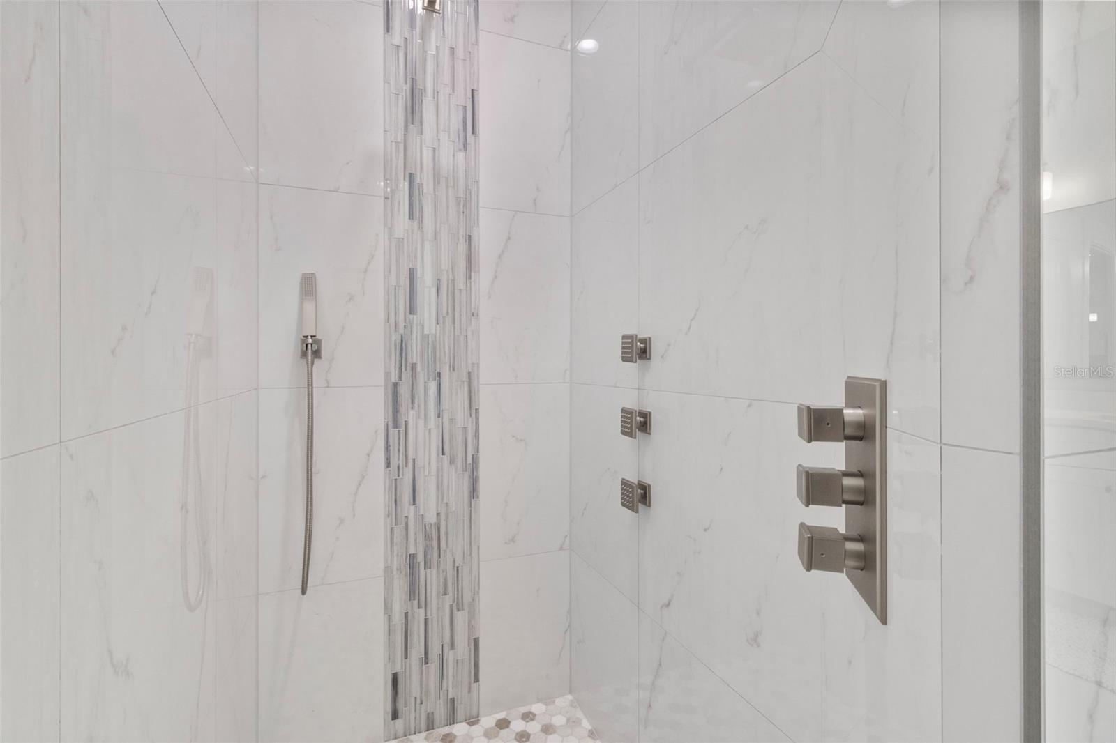 Image 30 of 49 For 2098 Manheim Avenue