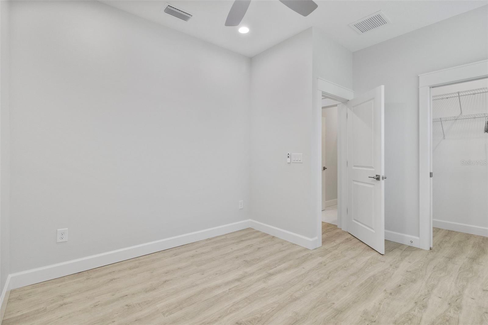 Image 37 of 49 For 2098 Manheim Avenue