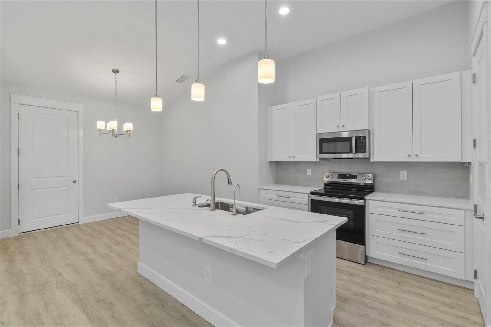 Image 4 of 49 For 2098 Manheim Avenue