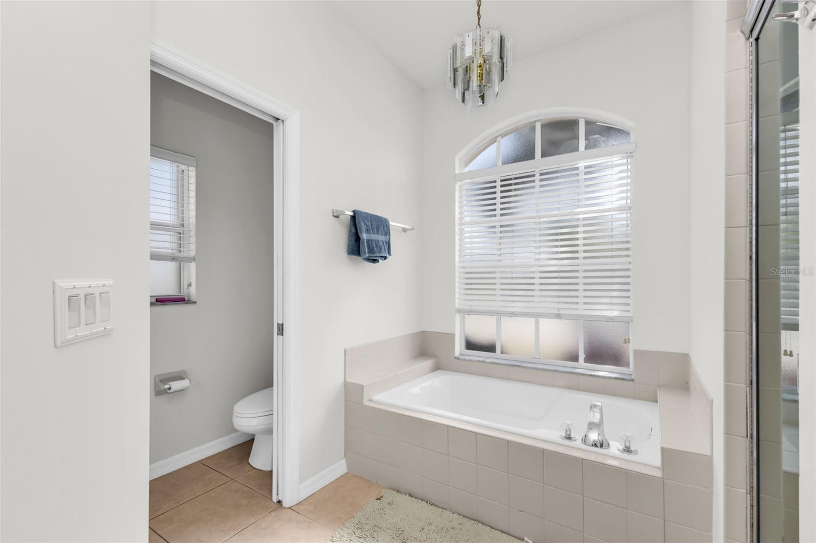 Image 14 of 40 For 24087 Buckingham Way