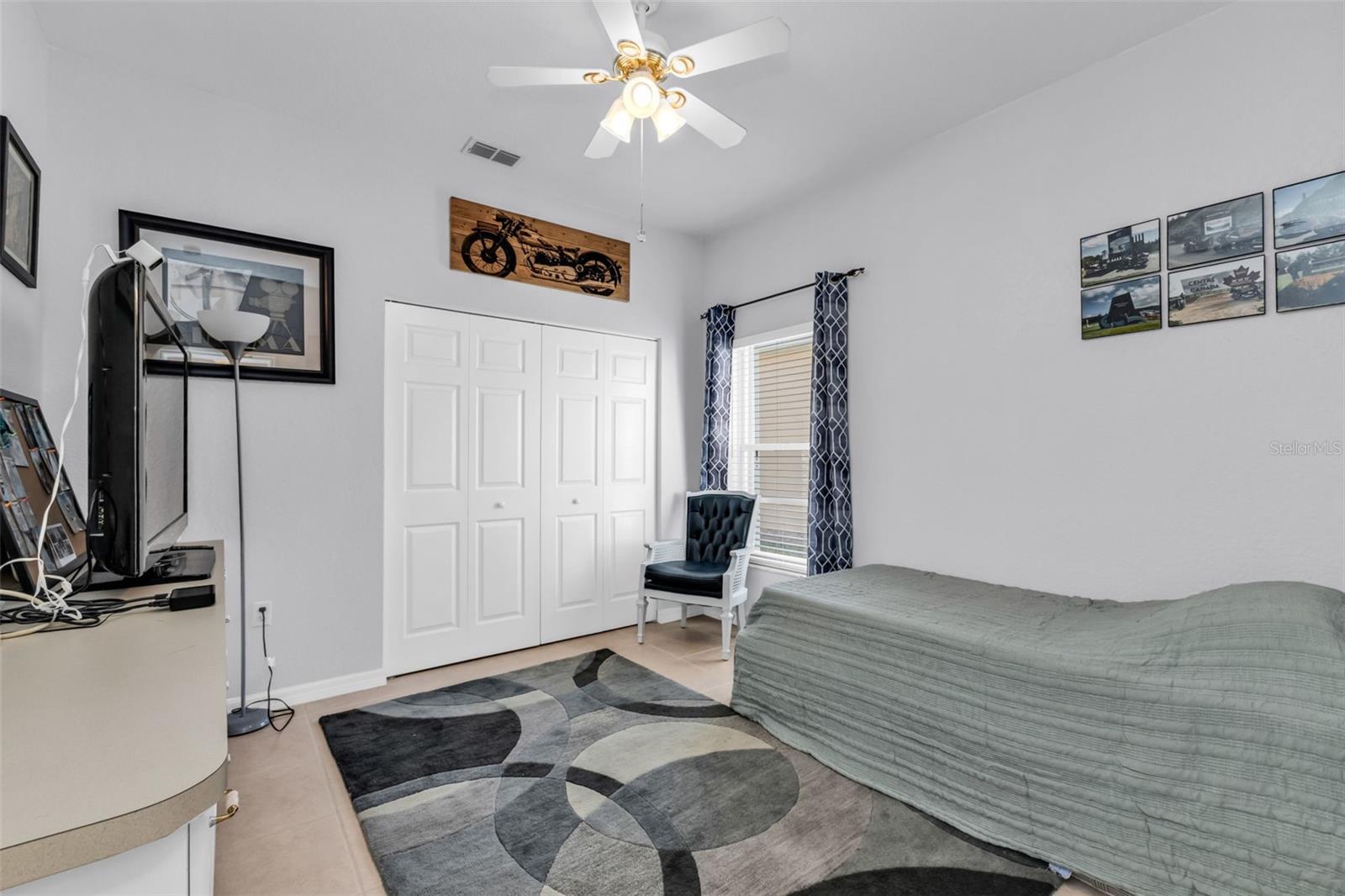 Image 15 of 40 For 24087 Buckingham Way