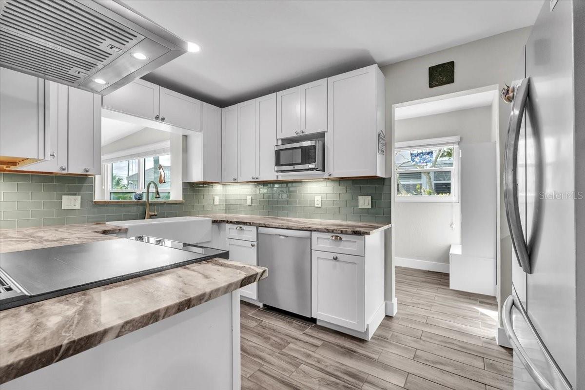 Image 15 of 86 For 904 Inlet Circle