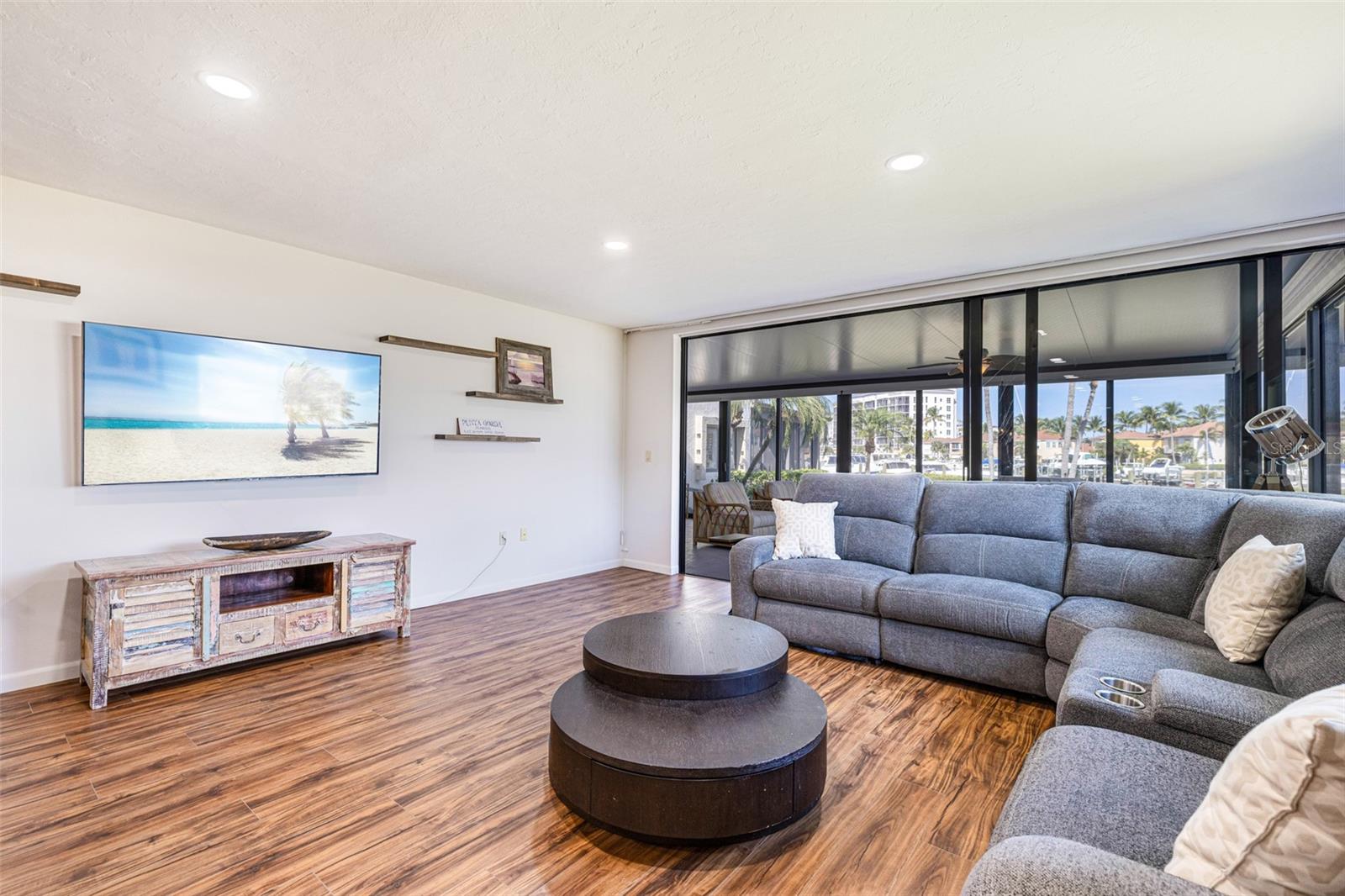 Image 13 of 53 For 3230 Southshore Drive 34a