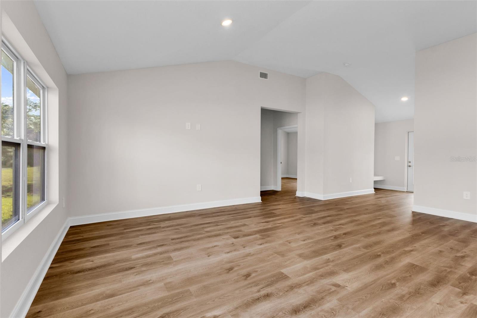 Image 14 of 48 For 3642 Laredo Avenue