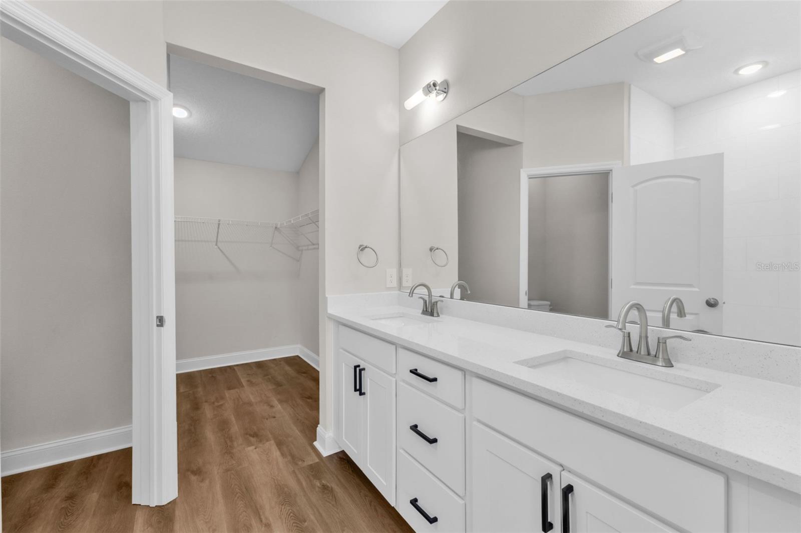 Image 24 of 48 For 3642 Laredo Avenue