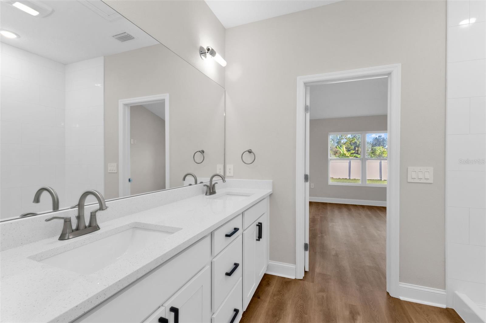 Image 28 of 48 For 3642 Laredo Avenue