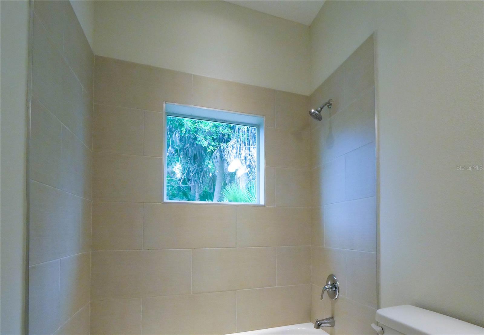 Image 13 of 16 For 719 Haleybury Street