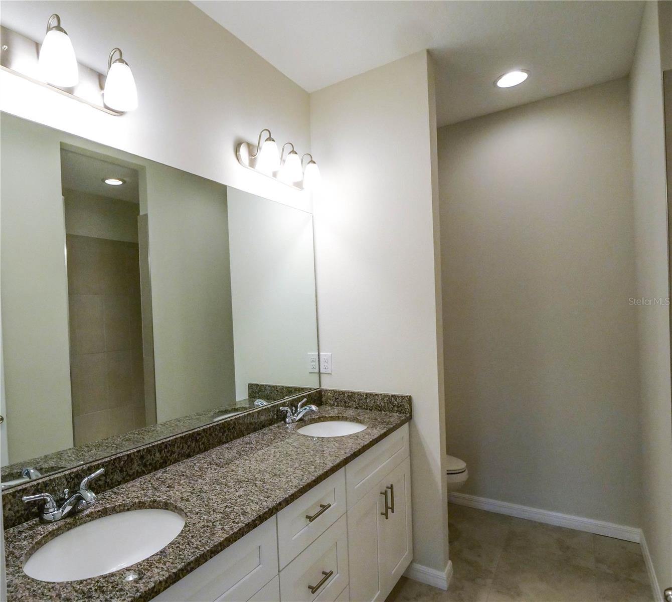 Image 8 of 16 For 719 Haleybury Street