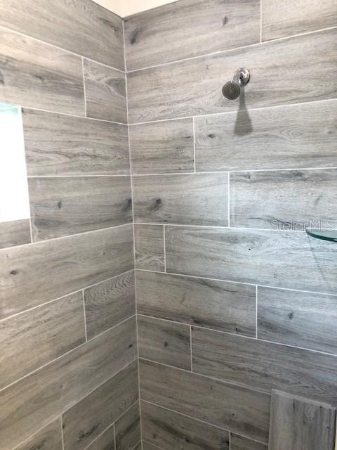 Image 9 of 16 For 719 Haleybury Street