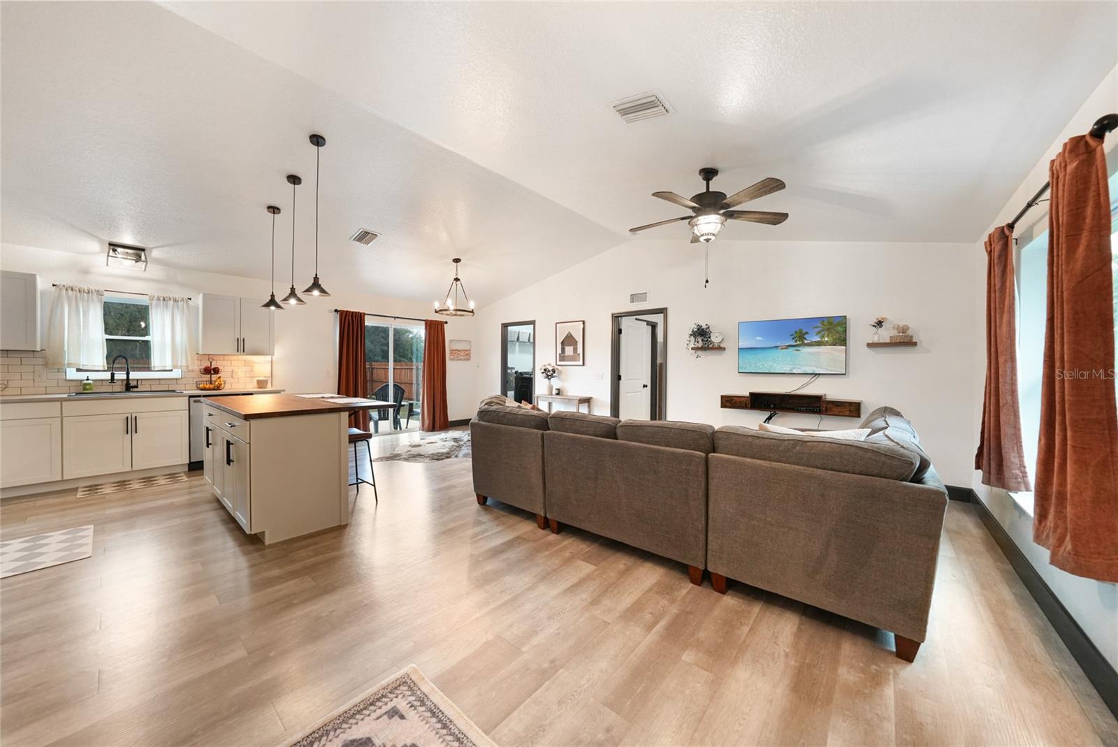 Image 11 of 45 For 2973 Brownville Street