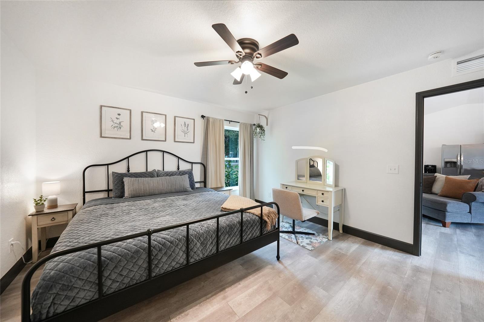 Image 14 of 45 For 2973 Brownville Street